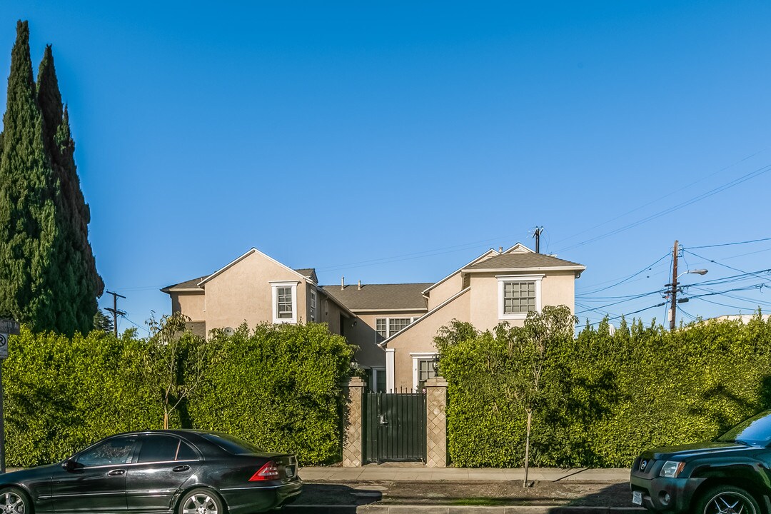 8515 Pickford St in Los Angeles, CA - Building Photo
