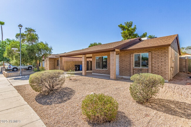 property at 502 E Sequoia Dr