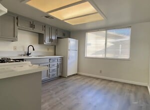 1016 W Atkins Ave, Unit C in Ridgecrest, CA - Building Photo - Building Photo