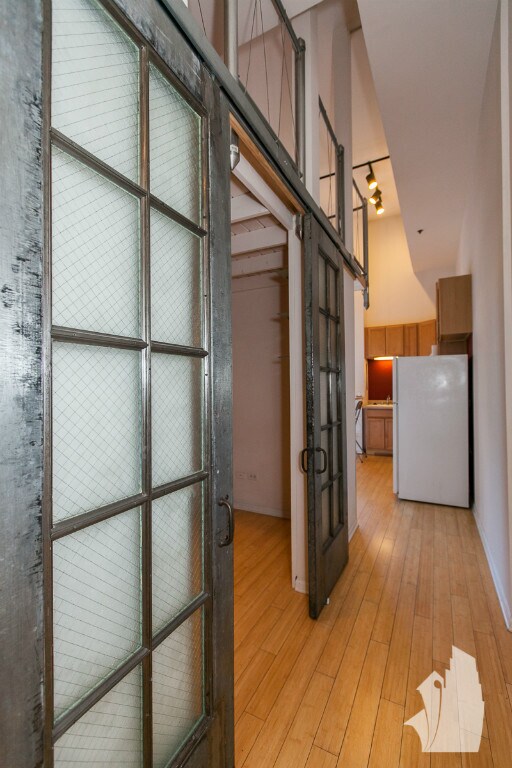 400 W Ontario St, Unit 708B in Chicago, IL - Building Photo - Building Photo