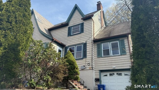 2 Maplewood Terrace in Norwalk, CT - Building Photo - Building Photo