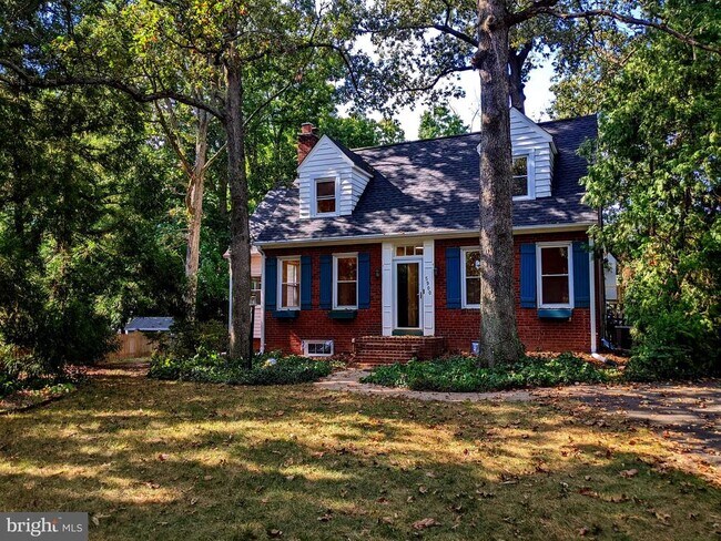 property at 5900 Valley View Dr