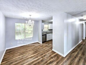 736 Ashley Ln in Stone Mountain, GA - Building Photo - Building Photo