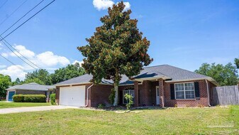 2661 Hidden Estates Cir in Navarre, FL - Building Photo