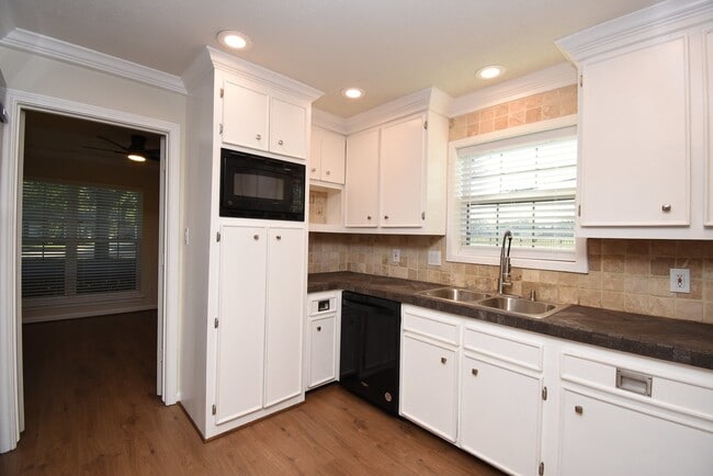 2503 Southwick St in Houston, TX - Building Photo - Building Photo