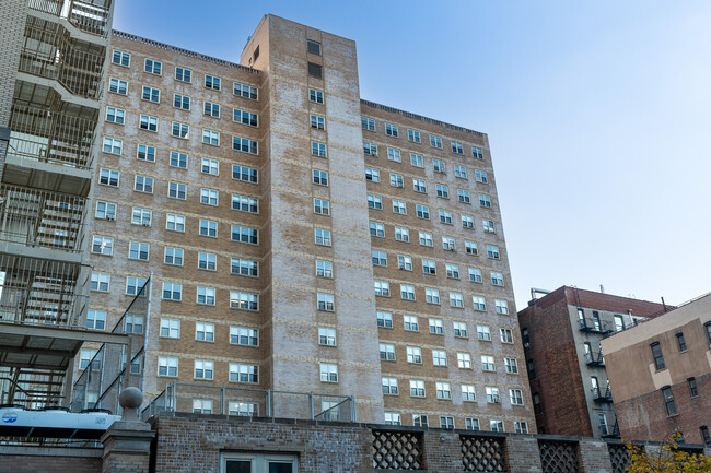 171 Claremont Ave in New York, NY - Building Photo - Building Photo