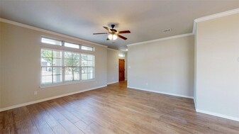 124 Richards St, Unit 6107 in College Station, TX - Building Photo - Building Photo