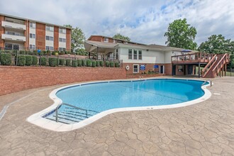 Windsor Hills Apartments in Blacksburg, VA - Building Photo - Building Photo