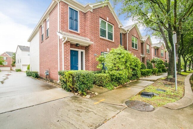 914 W Heights Hollow Ln in Houston, TX - Building Photo - Building Photo