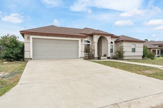 104 Running Bear Trail in Del Rio, TX - Building Photo - Building Photo