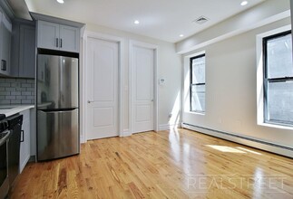 1576 Lincoln Place in Brooklyn, NY - Building Photo - Floor Plan