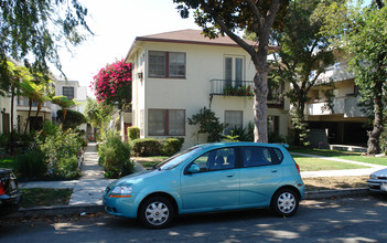 129 S Everett St in Glendale, CA - Building Photo - Building Photo