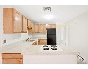 40 Rockland Ave-Unit -17 in Malden, MA - Building Photo - Building Photo