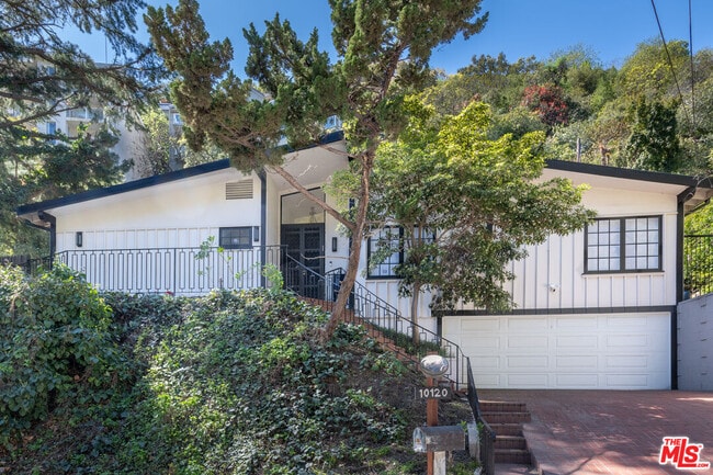 property at 10120 Cielo Dr