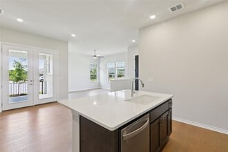 140 Stewart Dr in San Marcos, TX - Building Photo - Building Photo