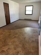 302 Fairground Rd in Versailles, MO - Building Photo - Building Photo