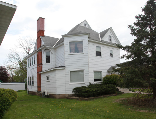 1211 State St in Eau Claire, WI - Building Photo - Building Photo