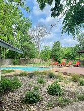 2108 Lewood Cir in Austin, TX - Building Photo - Building Photo