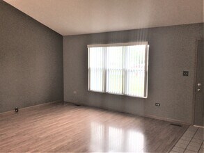 898 Cottonwood Dr in Elwood, IL - Foto de edificio - Building Photo