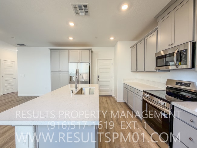 5445 Fiddler Cv Wy in Sacramento, CA - Building Photo - Building Photo