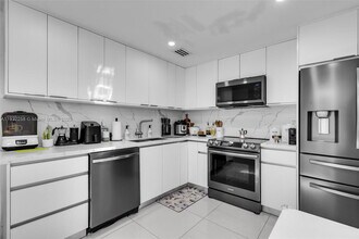 15452 SW 50th Terrace in Miami, FL - Building Photo - Building Photo