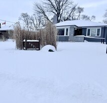 1083 London Rd in Sarnia, ON - Building Photo