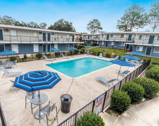 Linx Plaza Apartments in Mobile, AL - Building Photo - Building Photo