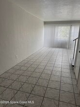 1010 N Fiske Blvd in Cocoa, FL - Foto de edificio - Building Photo