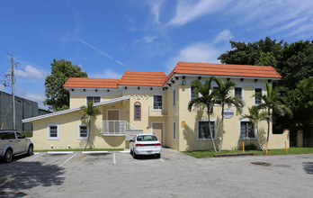 1317 N Dixie Hwy in Fort Lauderdale, FL - Building Photo - Building Photo