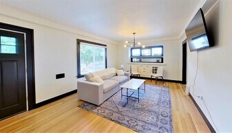 6389 N Commercial Ave in Portland, OR - Building Photo