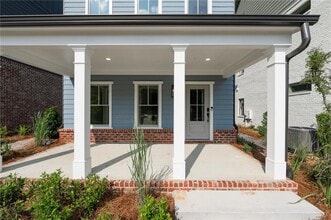 3272 Stillwood Dr in Hapeville, GA - Building Photo - Building Photo