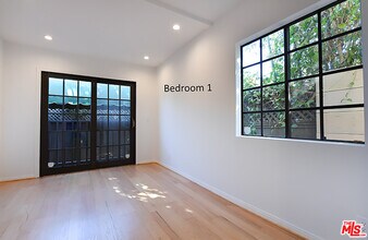 424 Ocean Park Blvd, Unit 1 in Santa Monica, CA - Foto de edificio - Building Photo