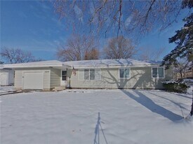 2606 65th Ave N in Minneapolis, MN - Building Photo