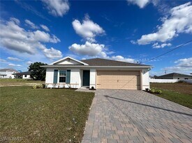 2911 NW 9th Ave in Cape Coral, FL - Building Photo