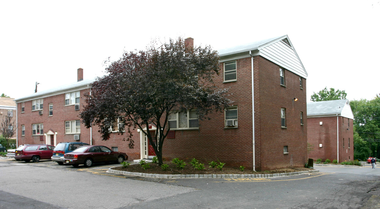 River Edge Commons in River Edge, NJ - Foto de edificio