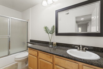 2320 Del Mar Way in Corona, CA - Building Photo - Building Photo