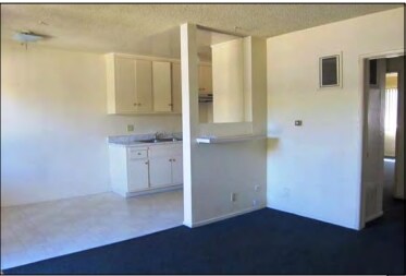 Hoover West Apartments in Los Angeles, CA - Building Photo - Interior Photo