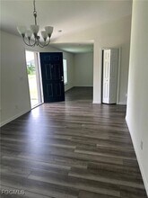 2142 SW 2nd Ct in Cape Coral, FL - Foto de edificio - Building Photo
