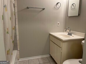 1292 Crystal Lake Rd in Atlanta, GA - Building Photo - Building Photo