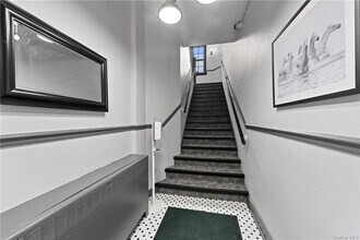 633 Old Post Rd-Unit -2-11 in Bedford, NY - Building Photo - Building Photo