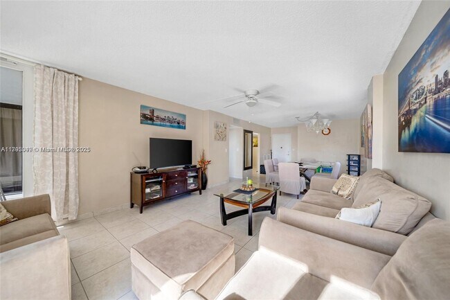 1600 S Ocean Dr, Unit 4G in Hollywood, FL - Building Photo - Building Photo