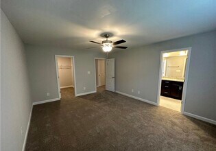 703 Georgetown Cir, Unit 703 Georgetown Cir Lake in Fayetteville, NC - Building Photo - Building Photo