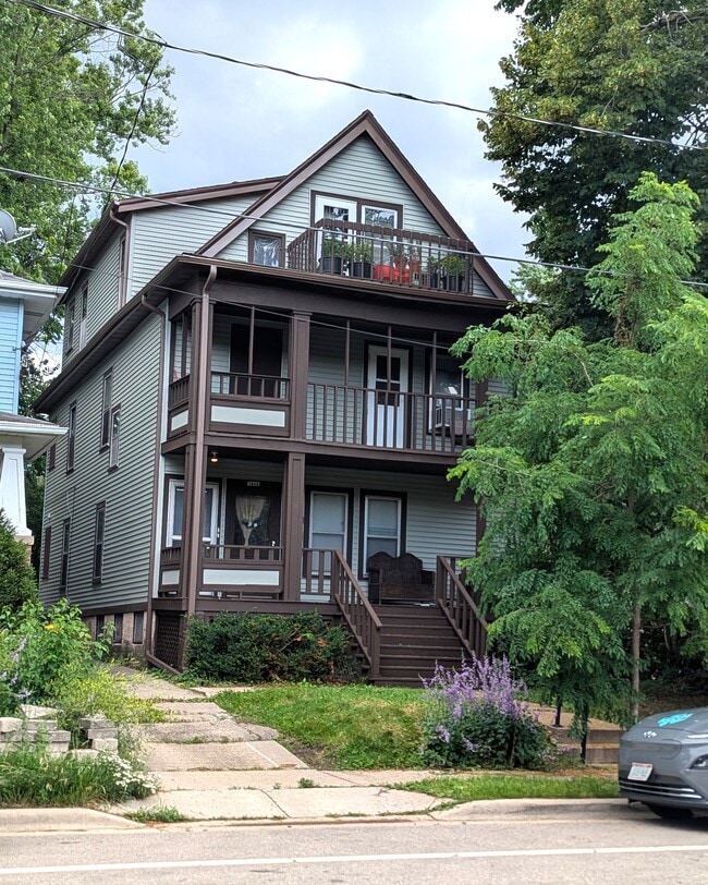 2069 Winnebago St, Unit 2069 A in Madison, WI - Building Photo - Building Photo