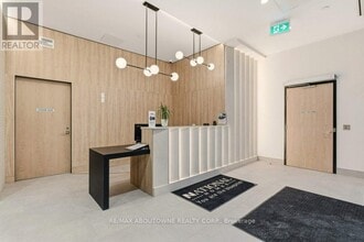 500 Plains Rd E in Burlington, ON - Building Photo - Building Photo