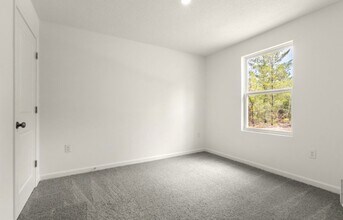 135 Tiger Lily Ln in Defuniak Springs, FL - Building Photo - Building Photo