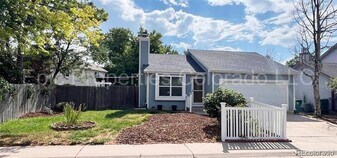 3955 S Flanders Way in Aurora, CO - Building Photo