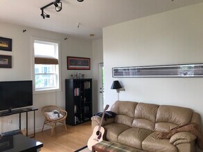 1706 18th Ave S, Unit 213 in Nashville, TN - Building Photo - Building Photo