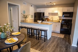 Eleven06 on 35 Apartments in Waco, TX - Building Photo