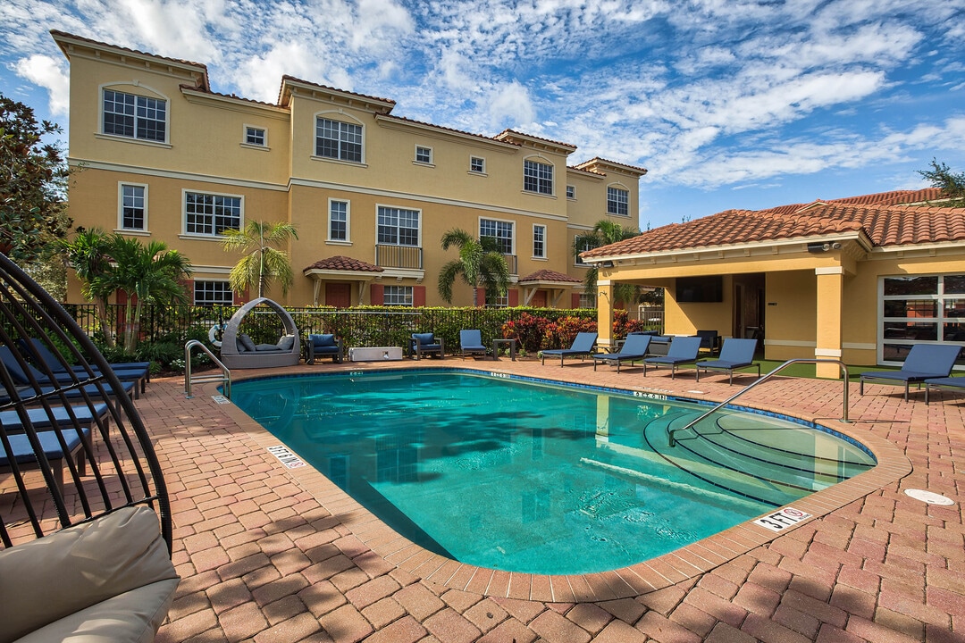 Vie Villas at Boca Raton in Boca Raton, FL - Building Photo