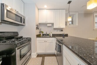 924 W Schubert Ave in Chicago, IL - Building Photo - Building Photo